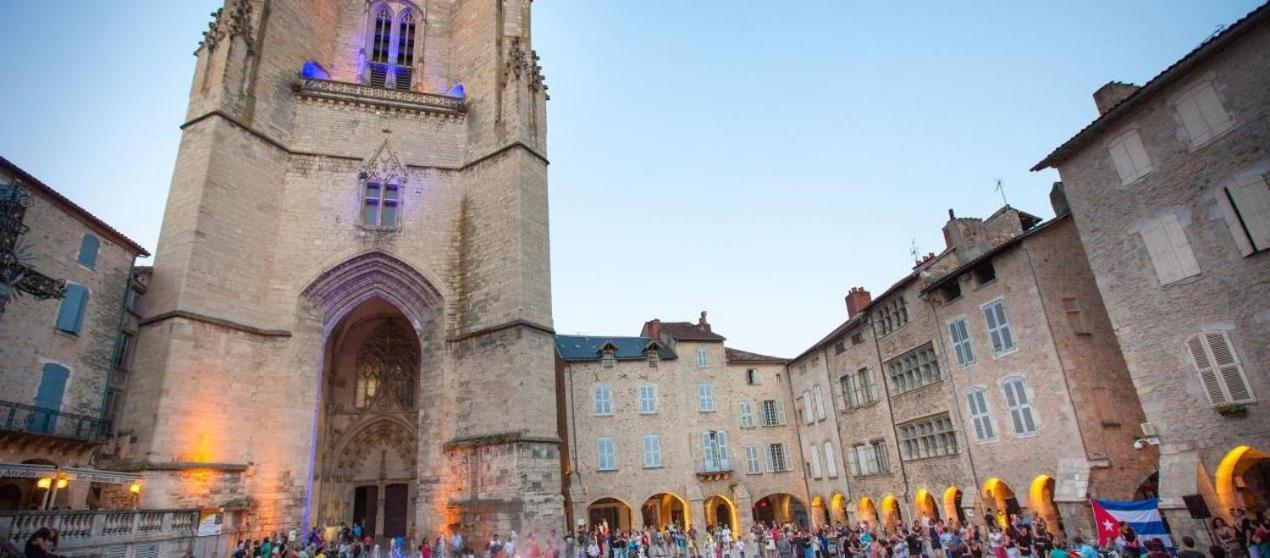 Au Temps D'Antan Appartamento Villefranche-de-Rouergue Esterno foto
