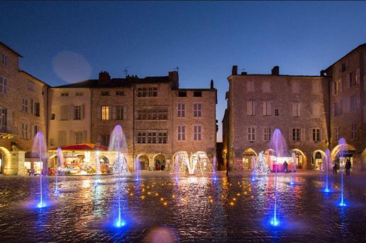 Au Temps D'Antan Appartamento Villefranche-de-Rouergue Esterno foto